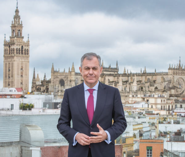 JOSÉ LUIS SANZ, Senador por Sevilla del Partido Popular y candidato a la Alcaldía.